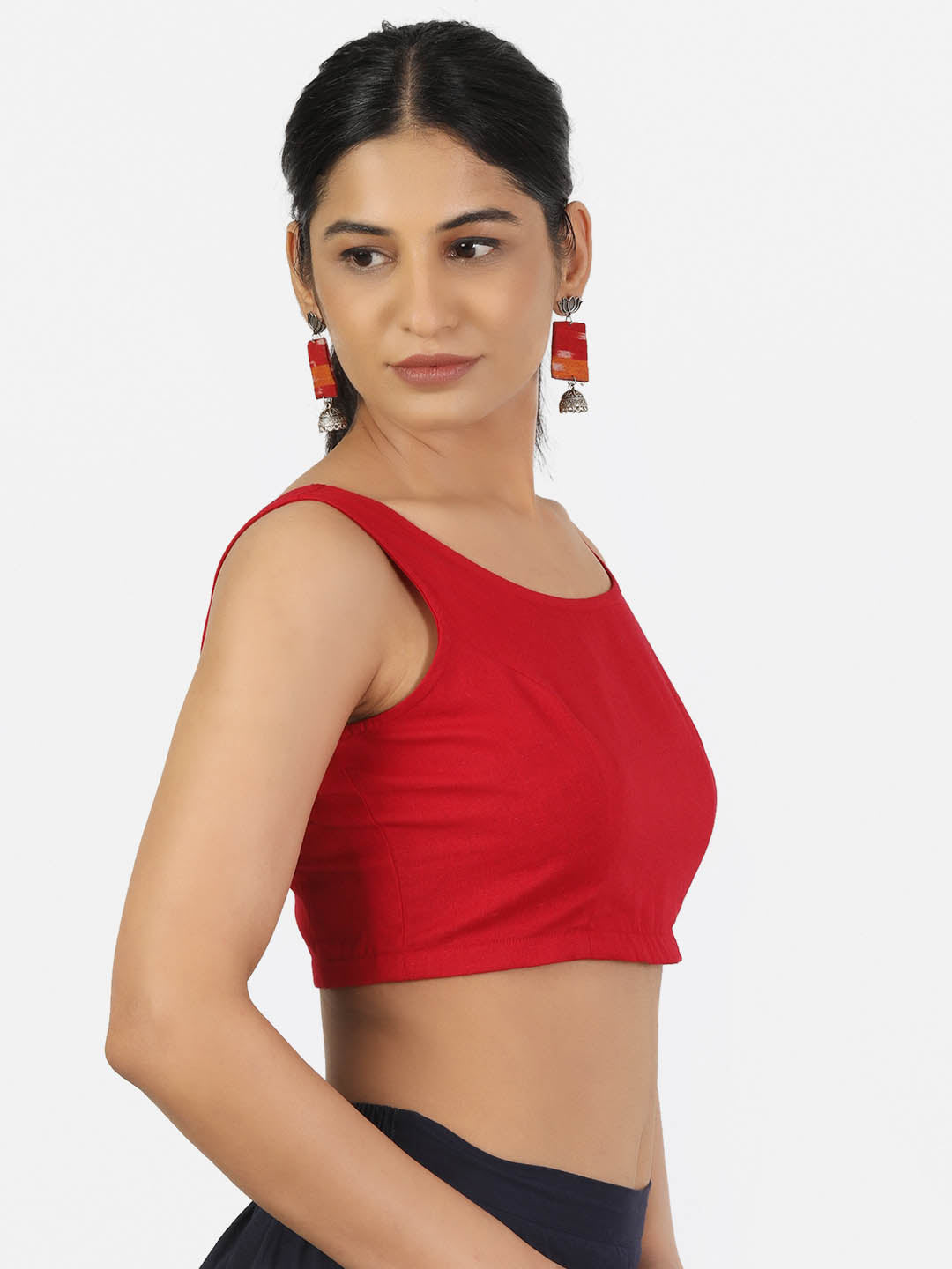 Women Red Non Padded Round Neck Sleeveless Blouse
