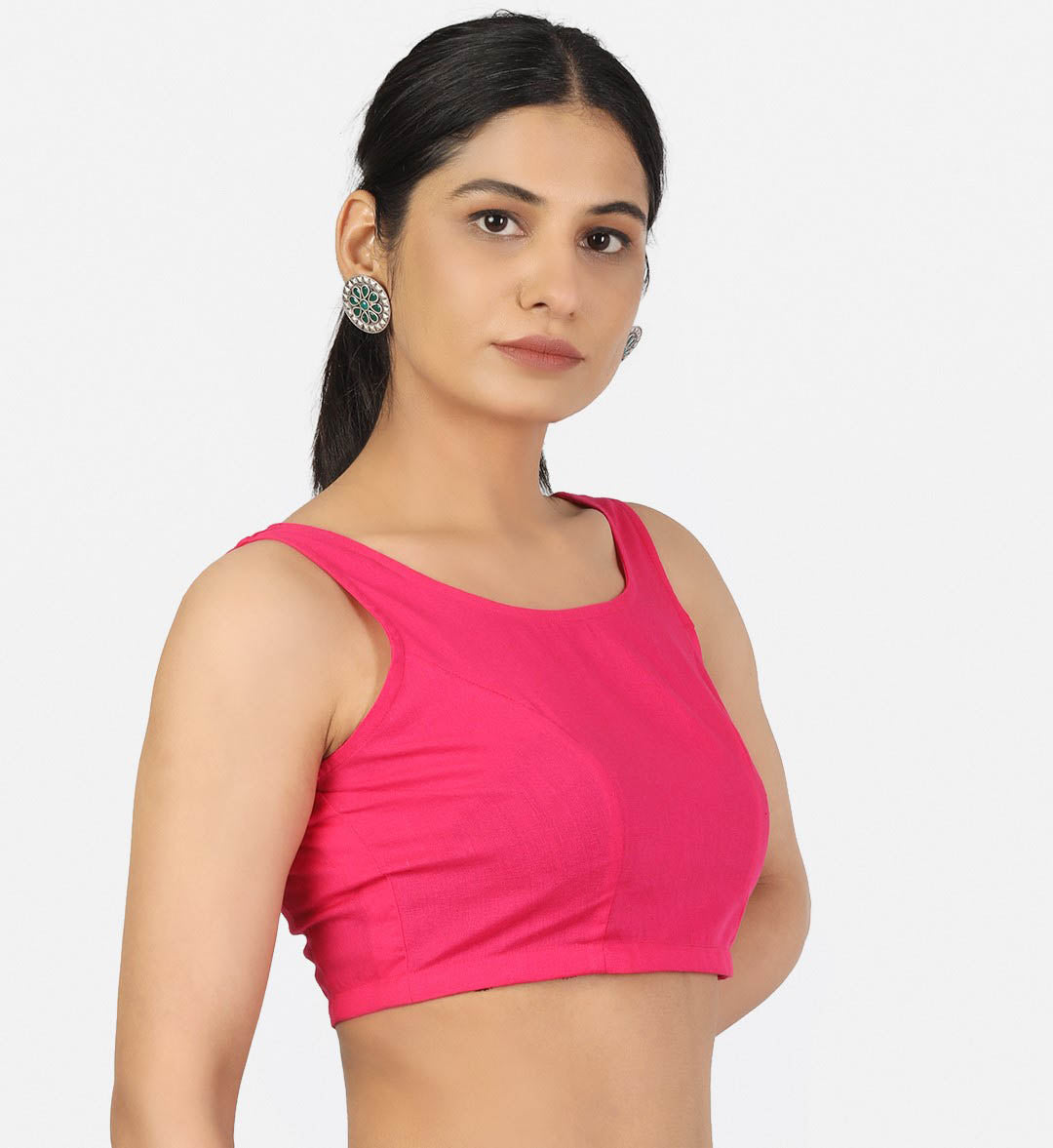 Women Magenta Non Padded Round Neck Sleeveless Blouse