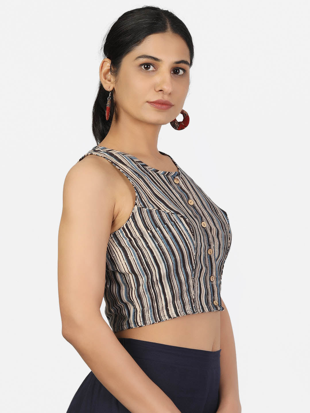 Women Grey Non Padded Front Button Sleeveless Blouse